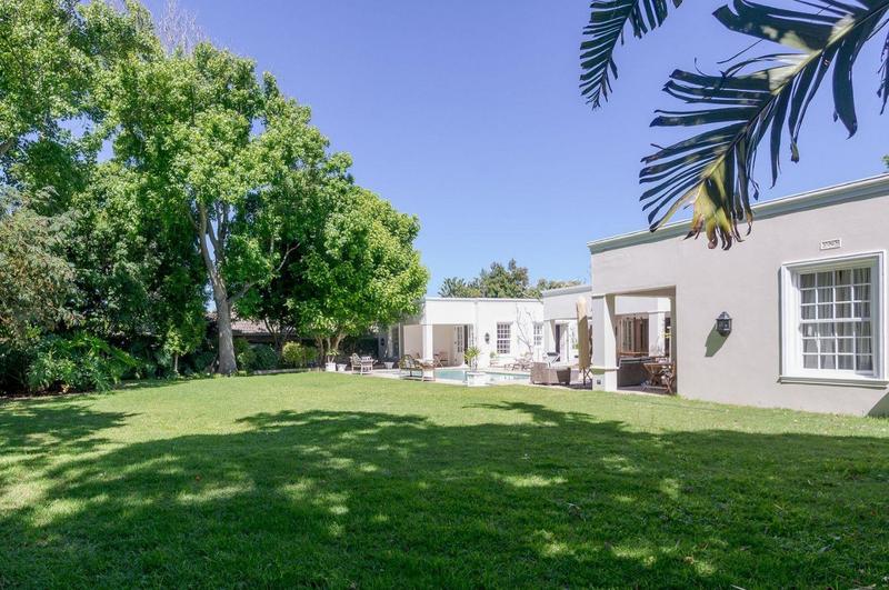 5 Bedroom Property for Sale in Constantia Upper Western Cape